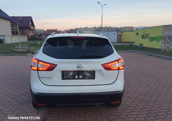 Nissan Qashqai cena 60999 przebieg: 45298, rok produkcji 2017 z Słupca małe 254